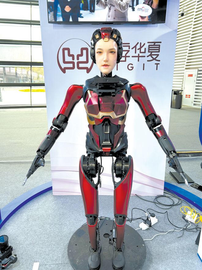 四足机器狗向你“比心”人形机器人现场卖货在乌镇感受“互联网之光”高科技(图3)