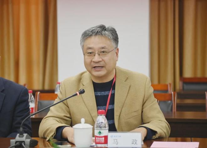 中国航空工业集团直升机所举行无党派人士工作室揭牌仪式暨座谈会(图2)
