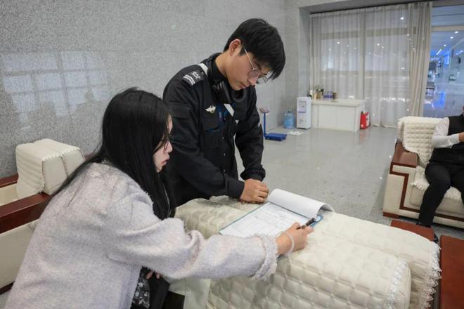 在高铁站实现飞机自由？实探湛江打“飞的”半小时抵海南(图3)