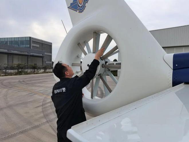 空地一体化 ！青岛市公安局警务航空队国庆假期执行空中巡防任务(图1)