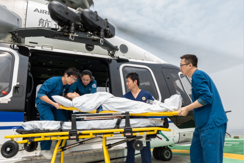 【视频】效率提升超4倍！这场应急航空医疗救援演练解锁守护生命 “新速度”(图2)